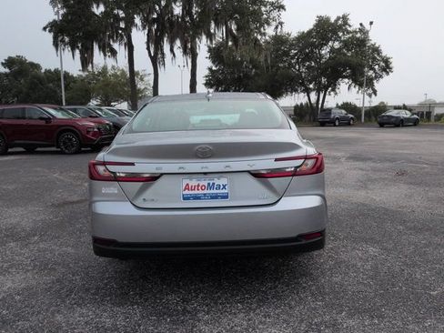 Used 2025 Toyota Camry LE FWD image 5