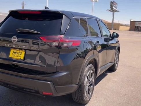 Used 2025 Nissan Rogue SV AWD/4WD image 9