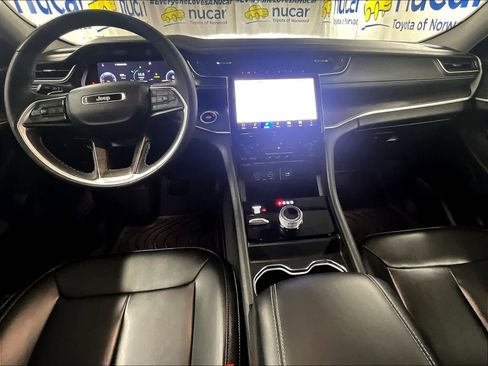 Used 2024 Jeep Grand Cherokee Limited image 21