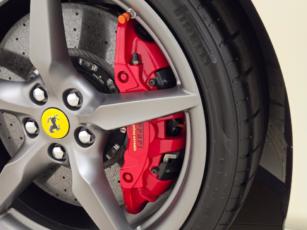 Used 2022 Ferrari F8 Tributo RWD image 14