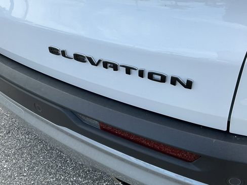 Used 2025 GMC Acadia Elevation image 22