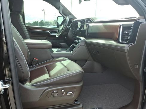 Used 2025 GMC Sierra 2500 Denali image 12