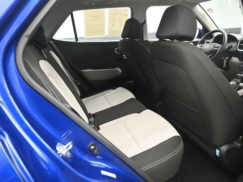 Used 2023 Hyundai Venue SEL FWD image 24