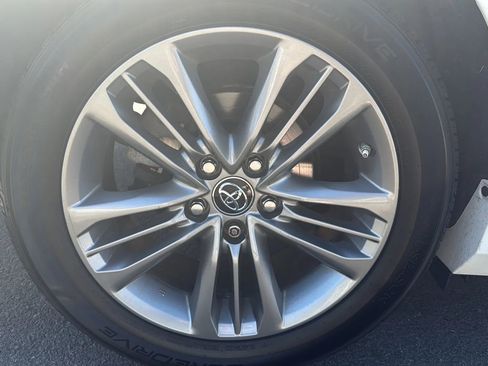 Used 2017 Toyota Camry SE FWD image 13