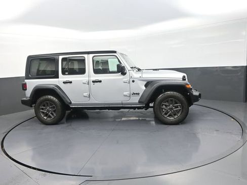 Used 2024 Jeep Wrangler Unlimited Sport AWD/4WD image 23