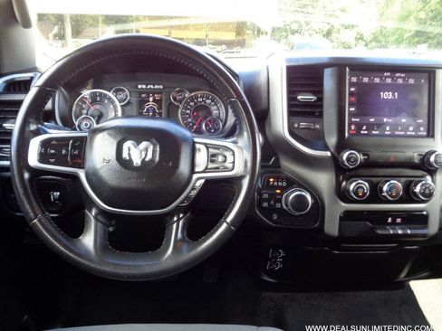 Used 2020 RAM 1500 Big Horn AWD/4WD image 11