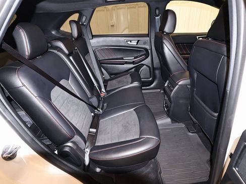 Certified 2023 Ford Edge ST-Line w/ Cargo Accessory Package image 18