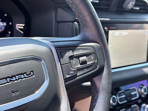 Used 2024 GMC Yukon XL Denali w/ Advanced Technology Package AWD/4WD image 33