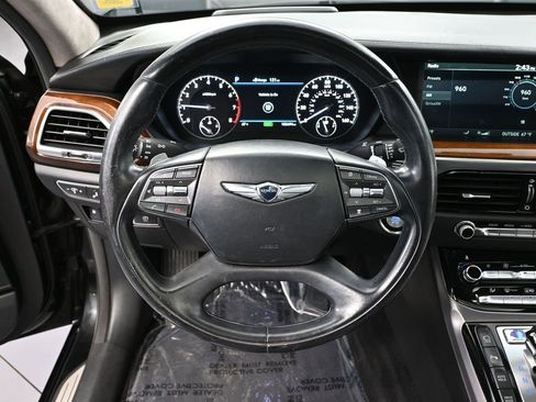 Used 2017 Genesis G90 3.3T Premium image 28