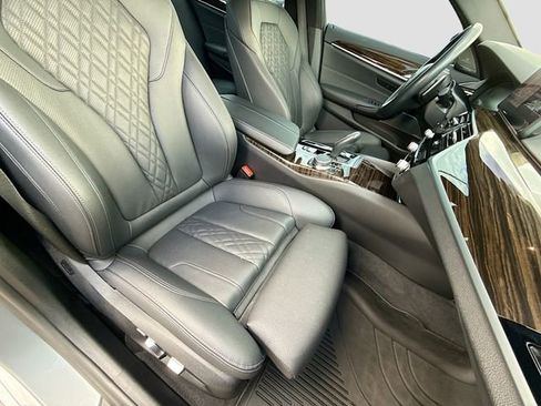 Used 2023 BMW 530i w/ Premium Package RWD image 15