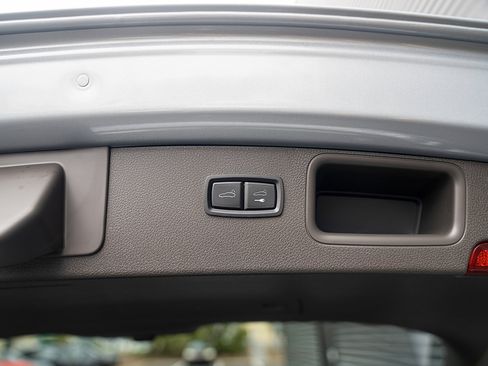 Used 2023 Porsche Macan image 23