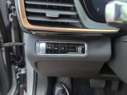 Used 2025 Buick Envision Avenir AWD/4WD image 26
