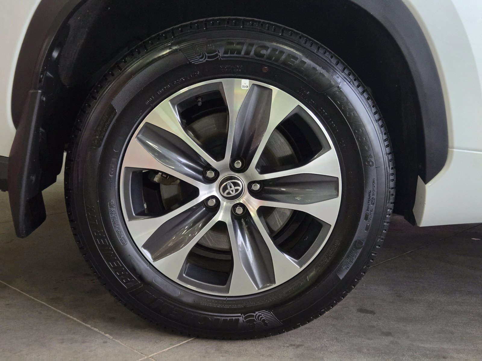 Certified 2026 Toyota Highlander XLE AWD/4WD image 7