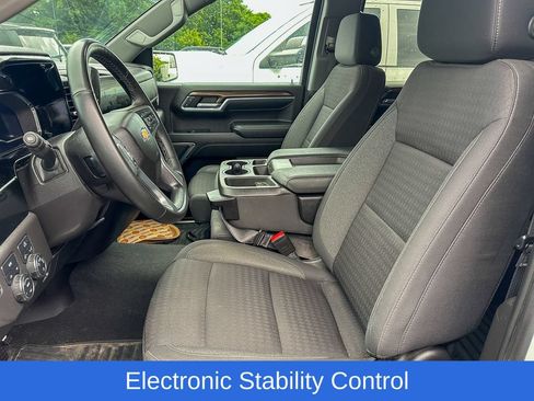 Used 2023 Chevrolet Silverado 1500 LT AWD/4WD image 8