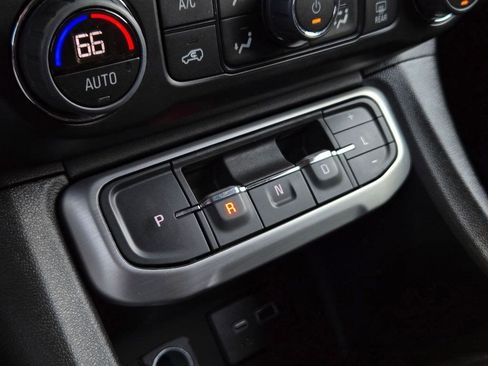 Used 2023 GMC Acadia SLE w/ Driver Convenience Package image 20