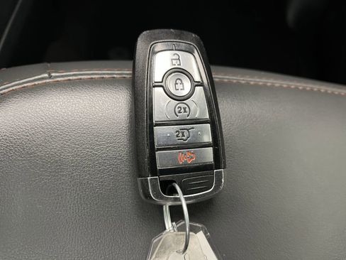 Used 2025 Ford Expedition Active AWD/4WD image 37