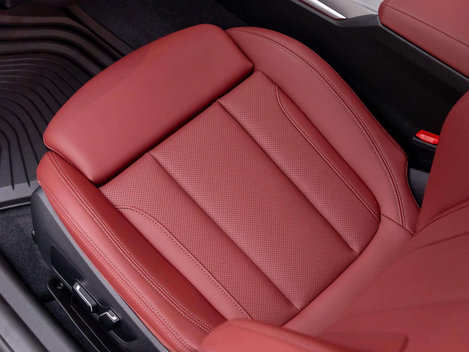 New 2026 BMW 230i xDrive Coupe AWD/4WD image 15