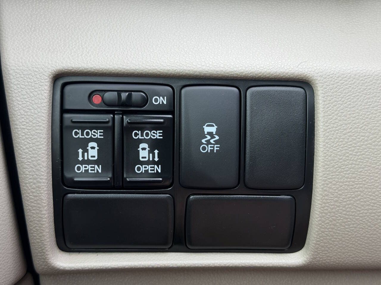 Used 2014 Honda Odyssey EX image 18