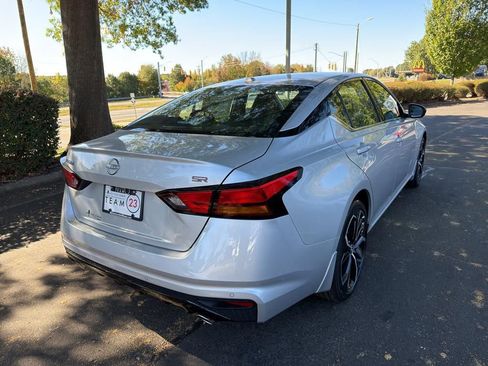 New 2025 Nissan Altima 2.5 SR image 7