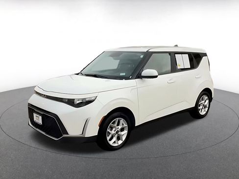 Used 2025 Kia Soul LX w/ LX Technology Package FWD image 7