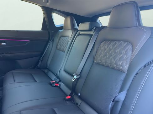 Used 2025 Nissan Murano Platinum AWD/4WD image 39