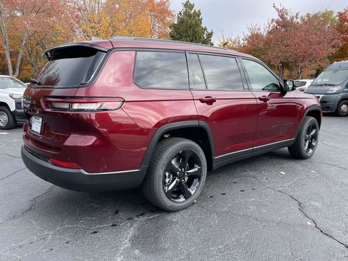 New 2025 Jeep Grand Cherokee L Altitude image 9