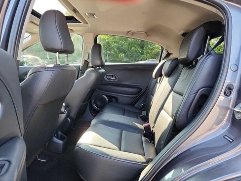 Used 2018 Honda HR-V EX-L image 10