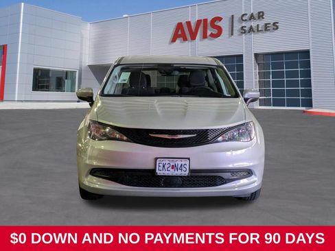 Used 2023 Chrysler Voyager LX FWD image 2