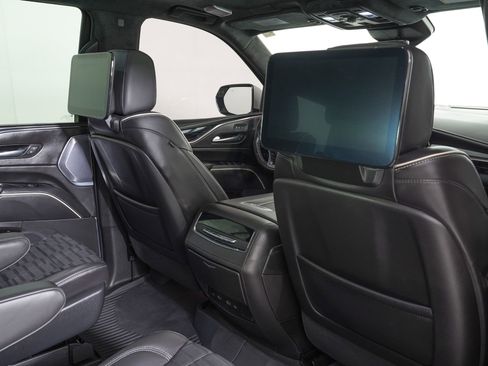 Used 2023 Cadillac Escalade V w/ LPO, ONYX Package AWD/4WD image 10