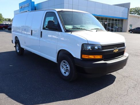 New 2026 Chevrolet Express 2500 Extended w/ Driver Convenience Package RWD image 2