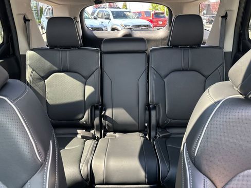 Used 2025 Honda Pilot Elite image 27