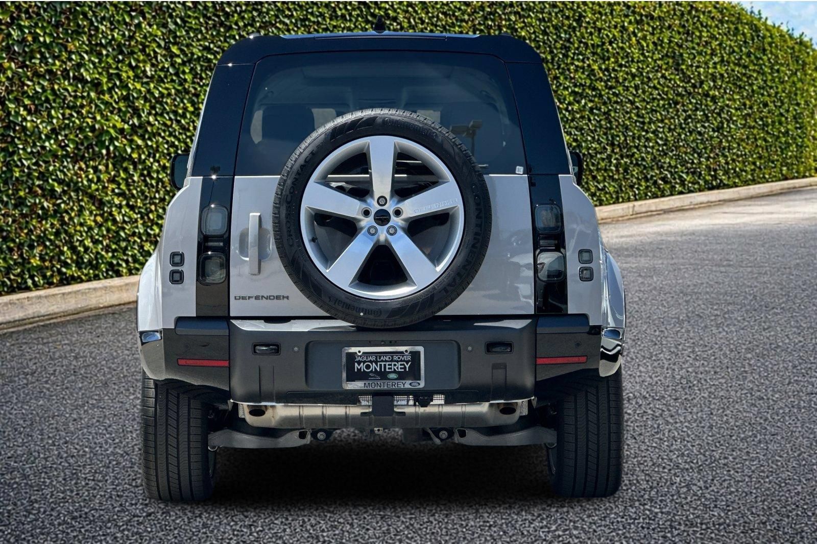 New 2026 Land Rover Defender 110 X-Dynamic SE AWD/4WD image 5