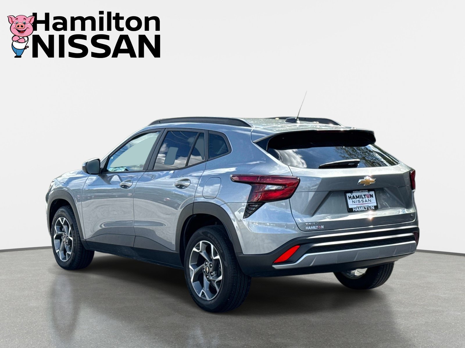 Used 2025 Chevrolet Trax LT FWD image 4