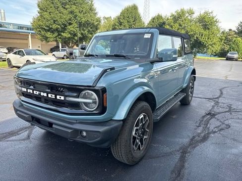 Used 2023 Ford Bronco Outer Banks AWD/4WD image 3