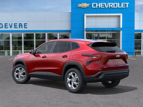 New 2026 Chevrolet Trax LS w/ LS Convenience Package FWD image 3