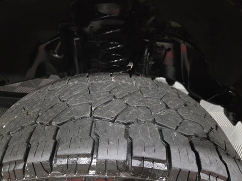 Used 2020 Ford F350 Platinum w/ FX4 Off-Road Package image 90