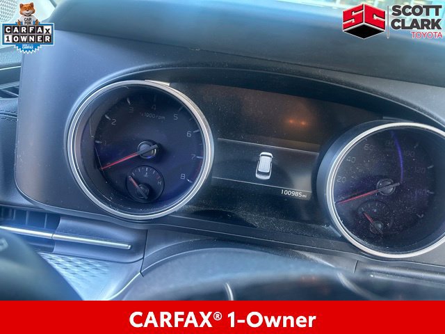 Used 2022 Kia Carnival LX FWD image 1