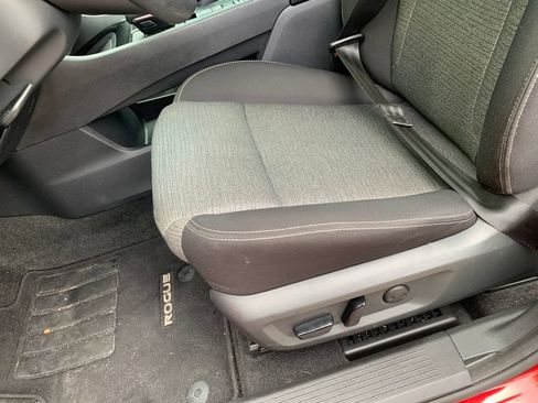 Used 2023 Nissan Rogue SV FWD image 22