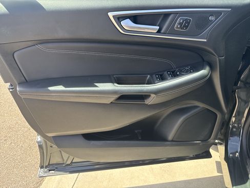 Used 2024 Ford Edge Titanium AWD/4WD image 11
