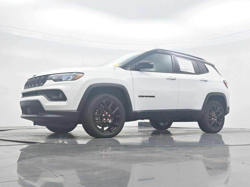 Used 2023 Jeep Compass Latitude AWD/4WD image 25