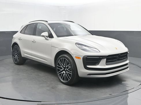 New 2026 Porsche Macan AWD/4WD image 9