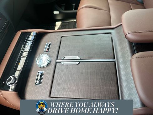 New 2025 Lincoln Navigator Reserve image 15