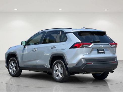 Used 2025 Toyota RAV4 XLE AWD/4WD image 3