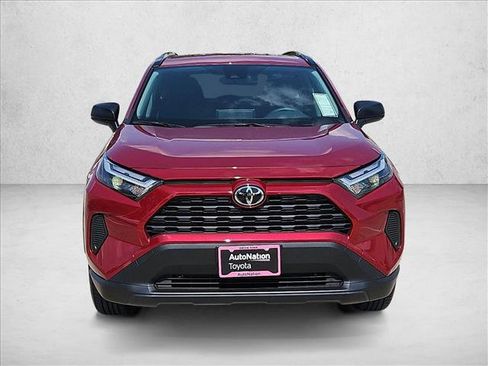 Used 2025 Toyota RAV4 LE AWD/4WD image 6