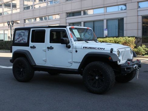 Used 2017 Jeep Wrangler Unlimited Rubicon w/ Dual Top Group AWD/4WD image 2