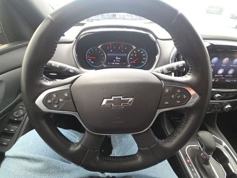 Used 2022 Chevrolet Traverse LT image 41