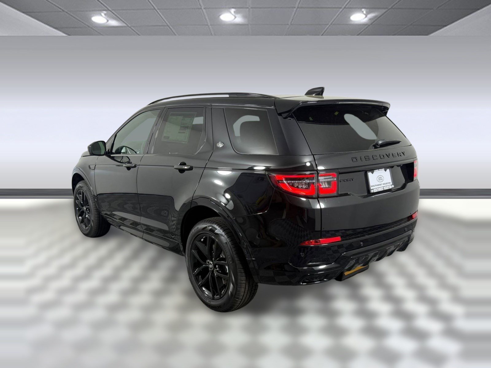 Used 2026 Land Rover Discovery Sport Landmark AWD/4WD image 3