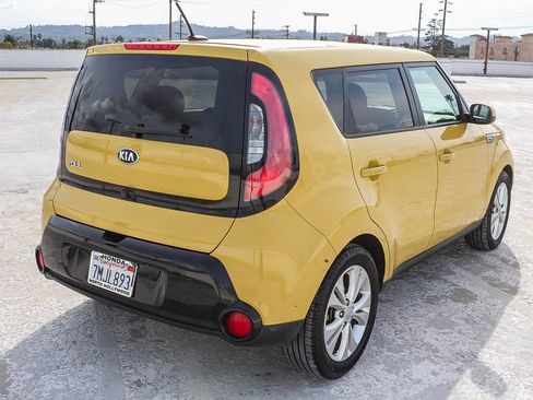 Used 2016 Kia Soul + image 6