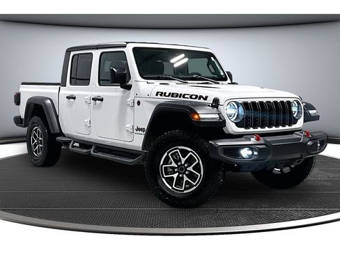 Used 2024 Jeep Gladiator Rubicon w/ Technology Group image 2