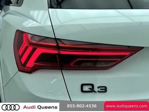 Certified 2025 Audi Q3 2.0T Premium w/ Convenience Package image 9